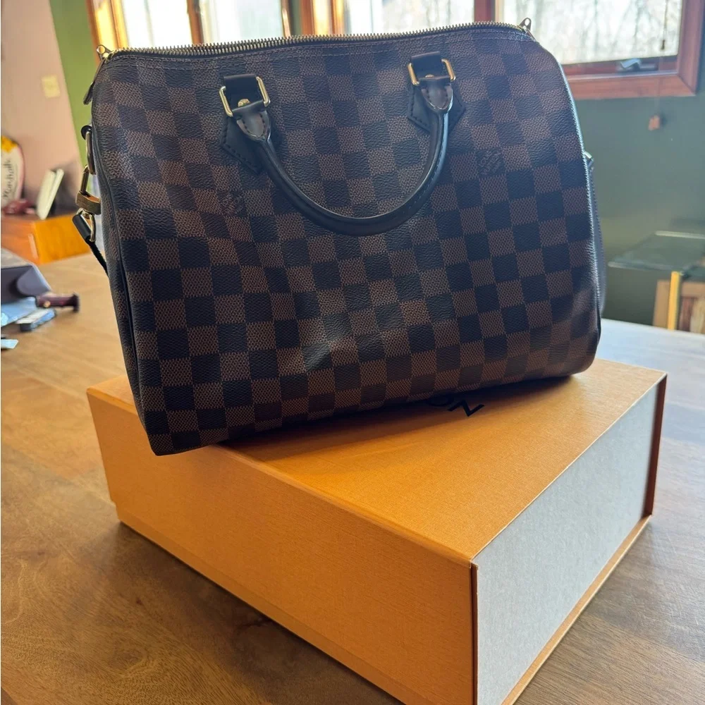 Authentic Louis Vuitton Monogram Speedy Bandouliere 30 - Picture 12 of 13
